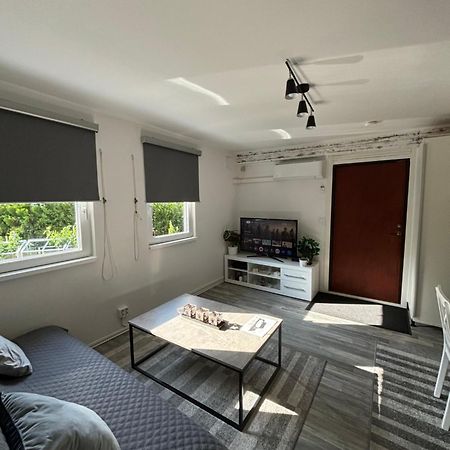 Videdal Apartment 2 Rooms - Own Entrance & Free Parking Malmø Eksteriør billede