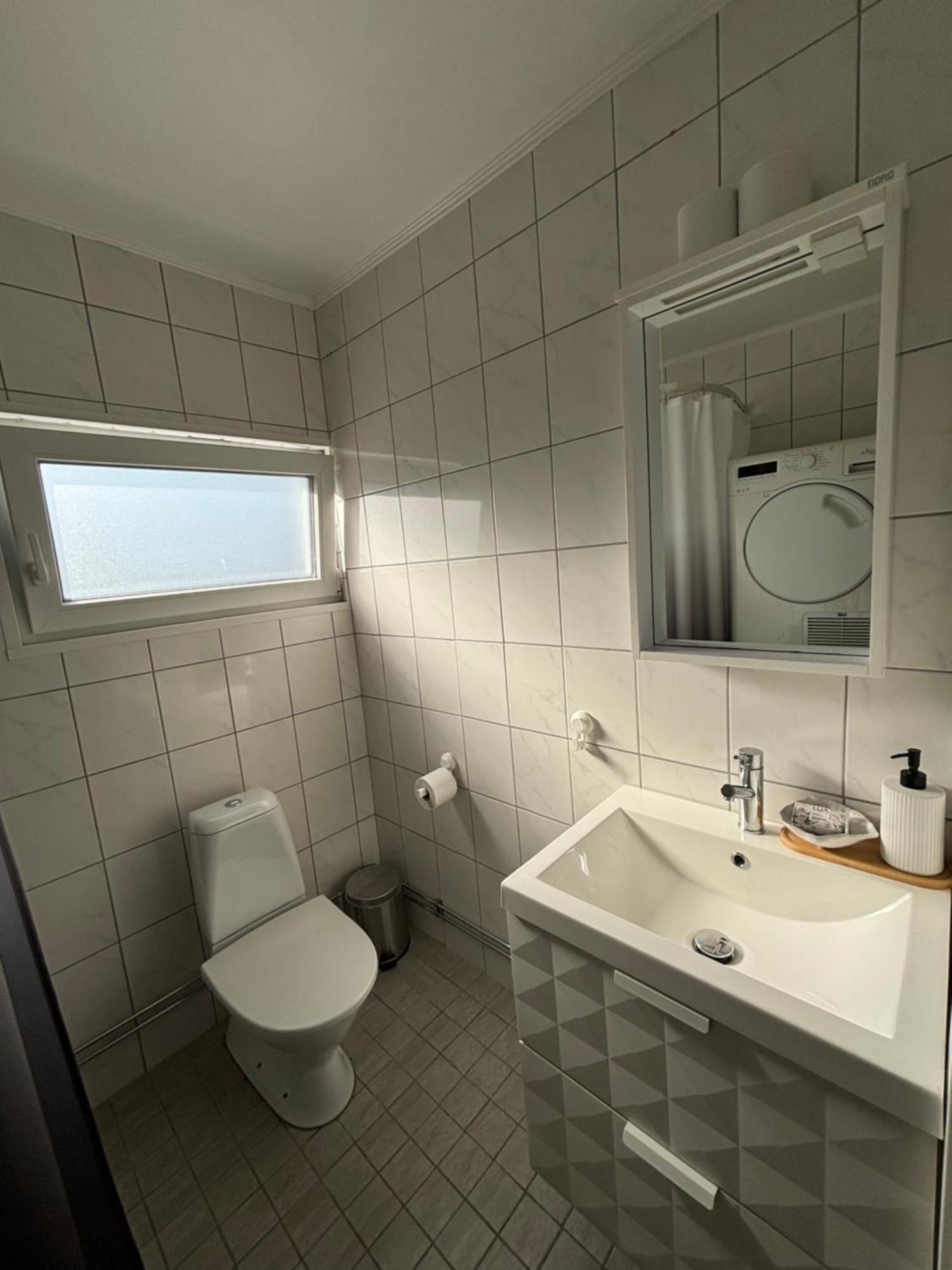 Videdal Apartment 2 Rooms - Own Entrance & Free Parking Malmø Eksteriør billede